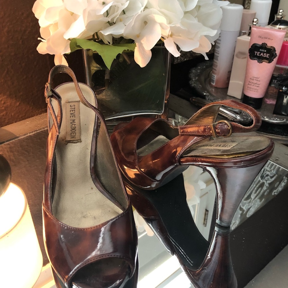 Peep toe heels